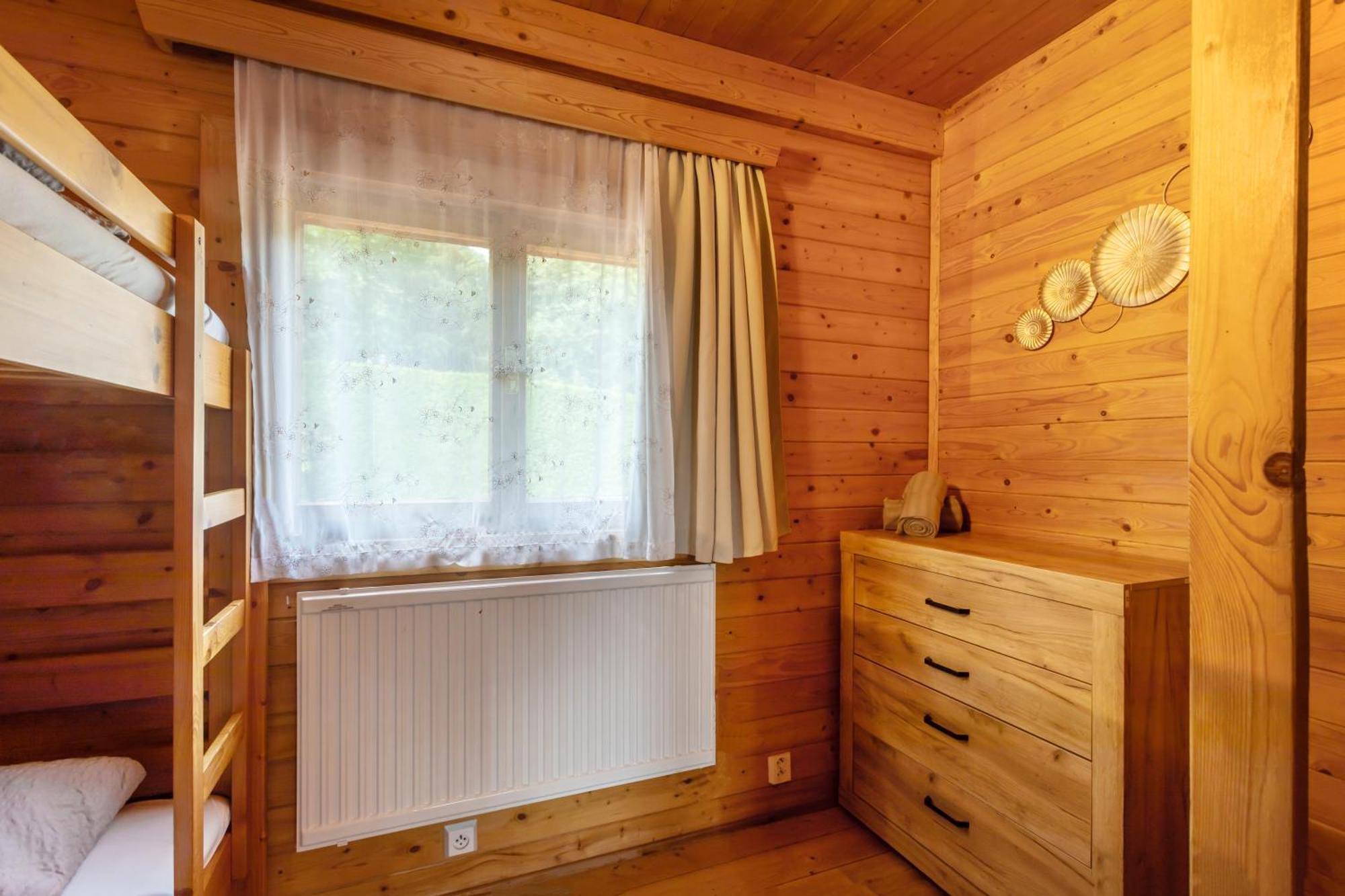 Private Summer House With Swimming Pool, Beach Bar And Pit For Football And Volleyball Hvezdonice Exterior foto