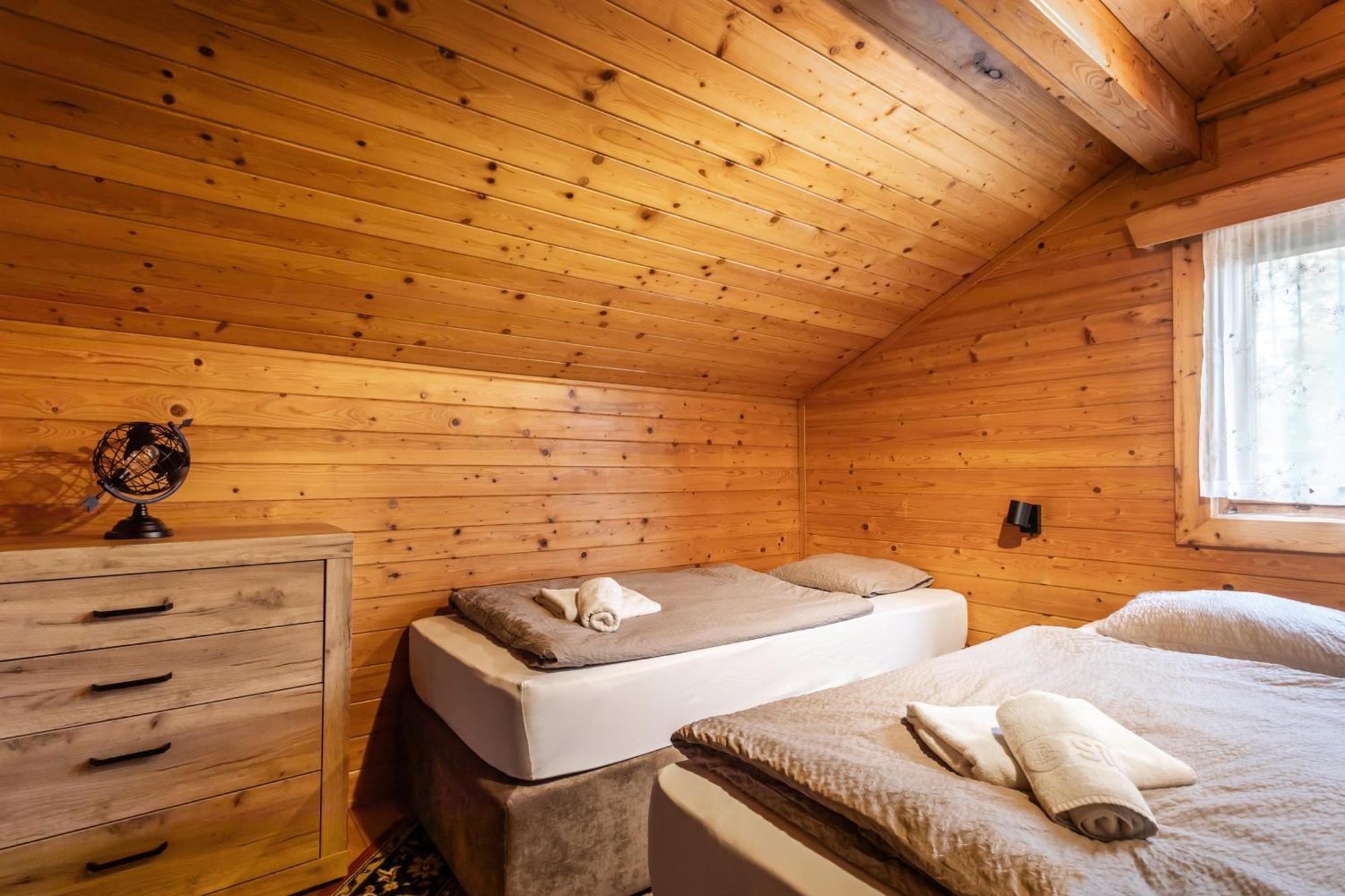 Private Summer House With Swimming Pool, Beach Bar And Pit For Football And Volleyball Hvezdonice Exterior foto